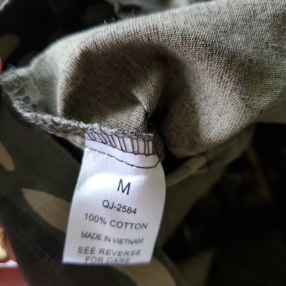 Zenana Outfitters Camouflage Utility Vest with Hood - Picture 10 of 13